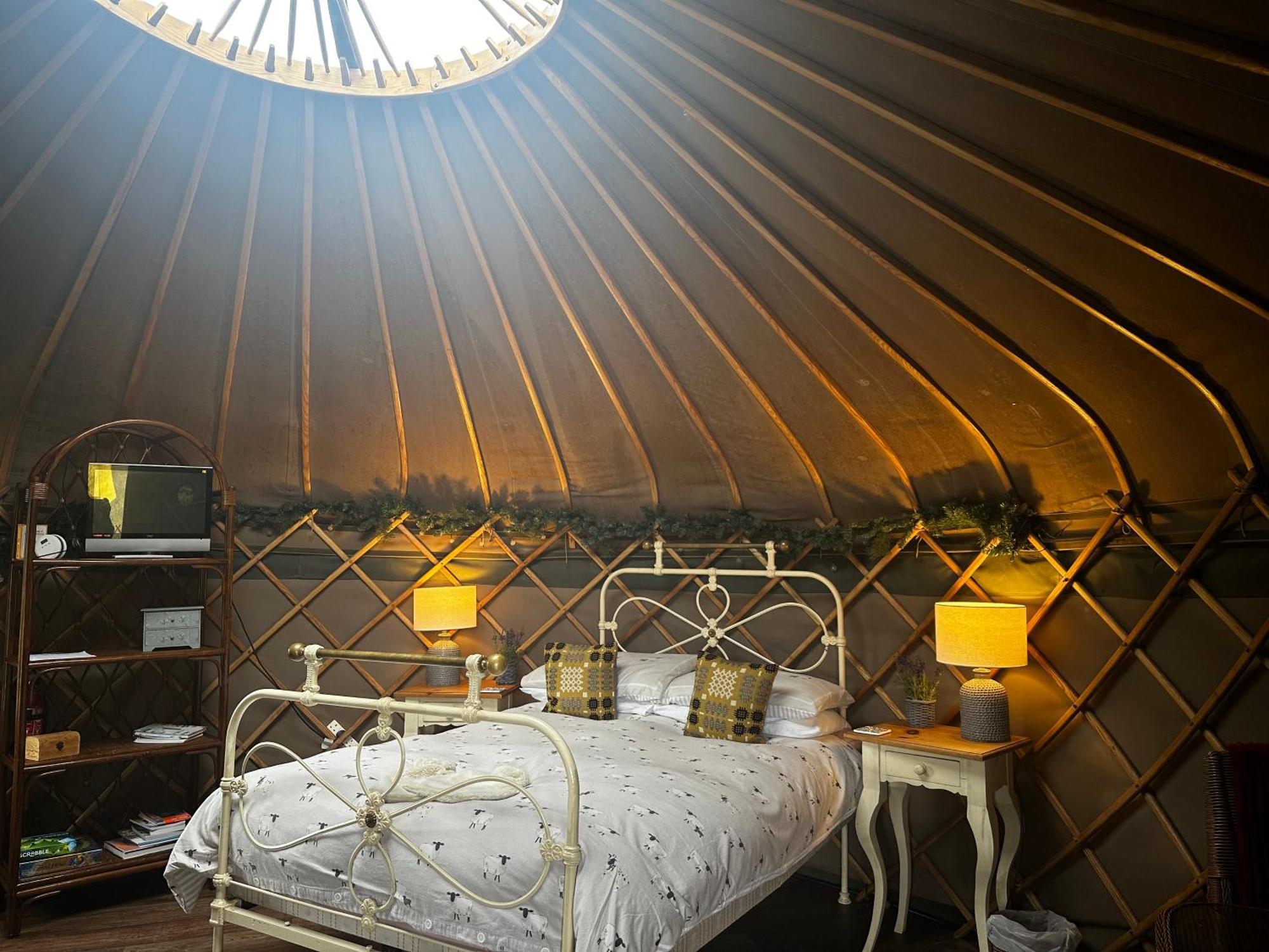 Sunbank Yurt Hotel คลางกอซเลน ภายนอก รูปภาพ