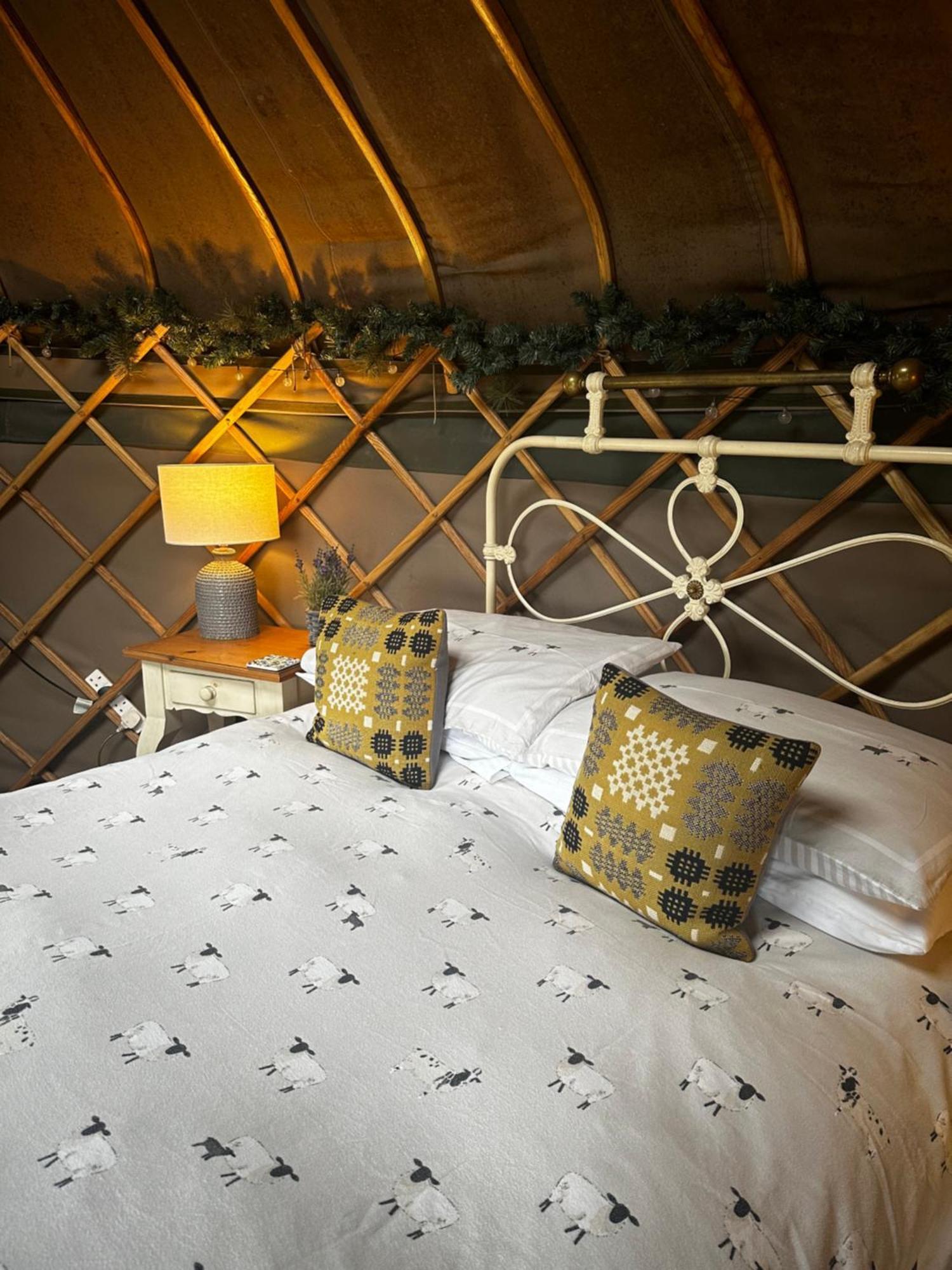 Sunbank Yurt Hotel คลางกอซเลน ภายนอก รูปภาพ